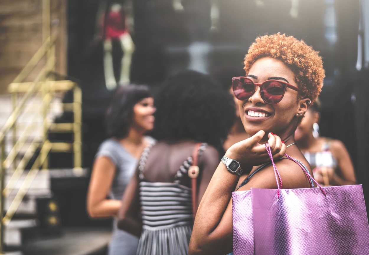 Women shopping near Halstead Chantilly